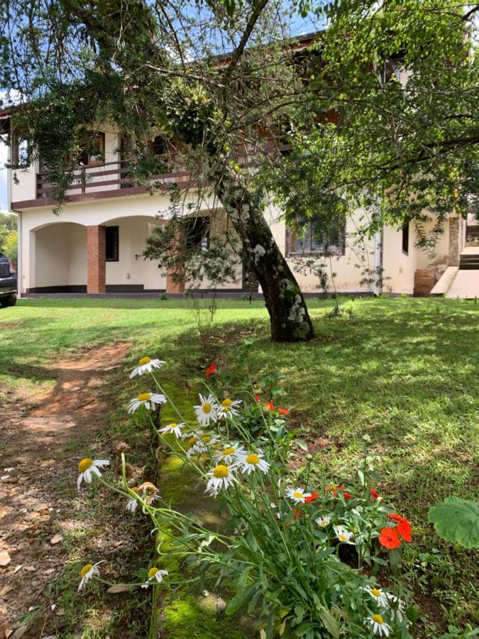 Casa Da Ines Exclusiva Para 01 Ou 02 Casais Ou Familia Monte Verde  Exteriör bild
